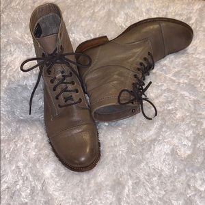 EUC Frye Erin Work Boot in Gray 7.5